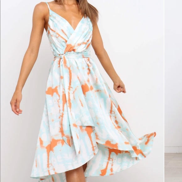 satin tie dye dress with removable belt. - Picture 2 of 3